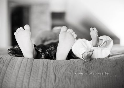 Photo Bb, Newborn Sibling, Sibling Pictures, Foto Newborn, Baby Fotografie, Newborn Family Photos, Sibling Photography, Sibling Photos, Sister Pictures