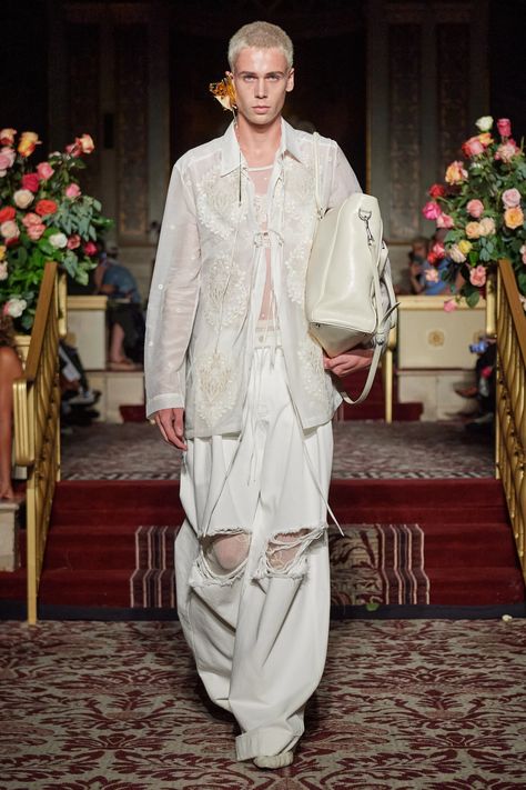 Spain Spring, Palomo Spain, Men Runway, Genderless Fashion, Red Dress Style, 2025 Fashion, Trend Report, Fashion Week Runway, Man Fashion