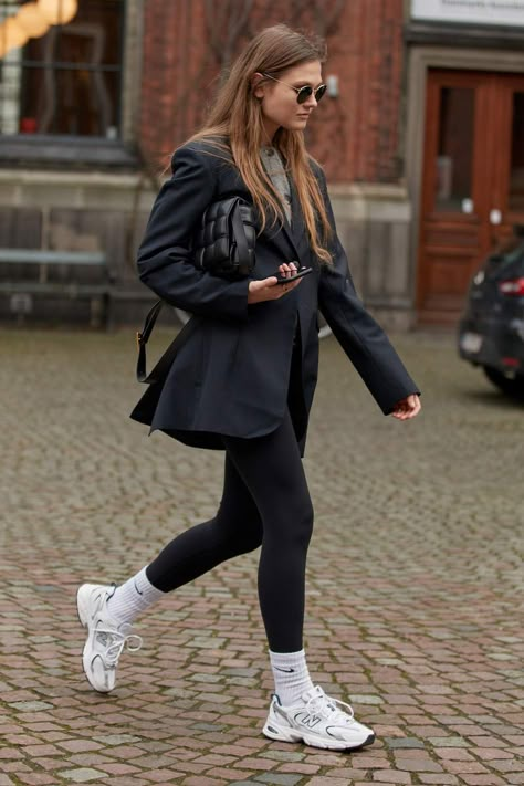 Styling Trainers Outfits, Sock Style Sneakers Outfit, Trainers With Socks, Sneaker And Socks Outfit, Sneaker With Socks Outfit, How To Dress Up Tennis Shoes, Sneaker Socks Outfit, Socks With Tennis Shoes, Trainer Outfit Women