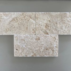 E11 Split Face Roman Classic Light Travertine - Natural Stone Projects Travertine Wall Interior, Splitface Stone, Travertine Marble Wall, Travertino Wall, Split Face Travertine, Limestone Cladding, External Cladding, Stone Panels, Landscape Features