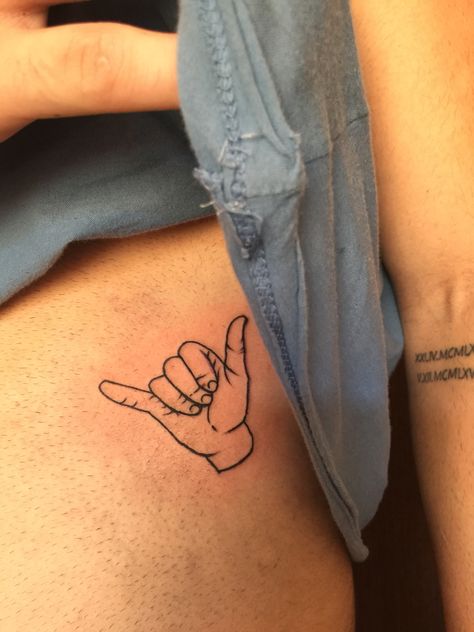 Aloha Aloha Hand Sign Tattoo, Shaka Tattoo Simple, Aloha Tattoo Ideas Hawaii, Hang Loose Tattoo, Aloha Tattoo, Shaka Tattoo, Family Tattoo, Family Tattoos, Tattoo Work