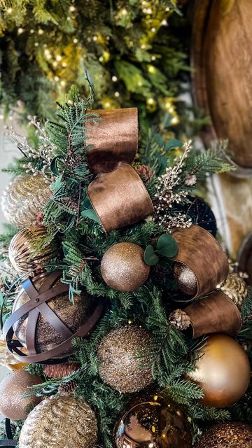 Mixed Metal Christmas Tree Ornaments, Copper Ribbon Christmas Tree, Mixed Metal Christmas Tree, Copper And Green Christmas Tree, Brown Ornaments Christmas Tree, Cooper Christmas Tree, Copper Christmas Tree Color Schemes, Christmas Tree Decor Ideas 2023 Trends, 2023 Christmas Tree Trends