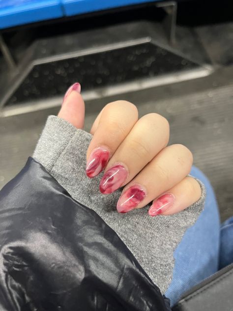 Red marble nails acrylics dip Red Nails Acrylic Marble, Red Marble French Tip Nails, Red Marble Nails Acrylic Short, Red White Marble Nails, Marble Valentines Nails, Dark Red Marble Nails, Red And White Marble Nails, Red Marble Nail Designs, Christmas Marble Nails