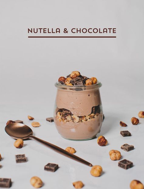 Nutella & chocolate parfait Nutella Parfait, Nutella Yogurt, Parfait Yogurt, Yogurt Parfait Bar, Desserts Nutella, Parfait Bar, Chocolate Parfait, Yogurt Parfaits, Chocolate Pieces