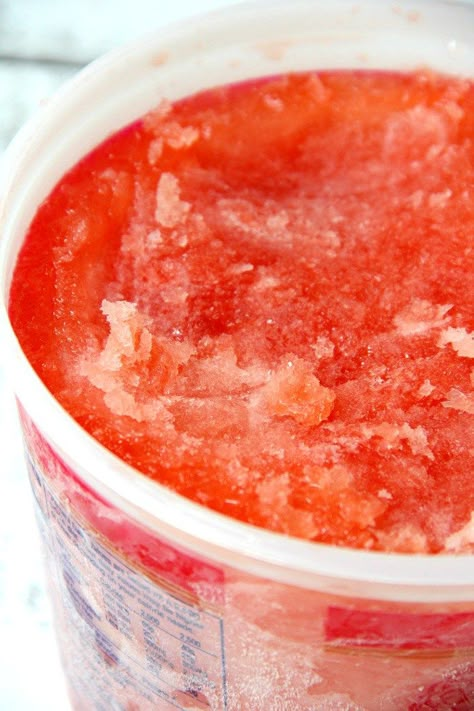 Freezer Alcoholic Drinks, Slushy Alcohol Drinks Bucket, Sneaky Pete Slush Recipe, Vodka Slush Recipe Frozen, Tequila Slushies, Slushy Alcohol Drinks Vodka Slush Recipes, Frozen Slushy Alcohol Drinks, Alcohol Slush Recipes, Adult Slushies Frozen Drinks