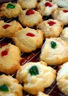 Jo and Sue: Whipped Shortbread Cookies Irish Christmas Cookies, Whipped Shortbread, Christmas Cookies Recipe, Whipped Shortbread Cookies, Christmas Shortbread, Amazing Cookies, Irish Christmas, Maraschino Cherries, Shortbread Cookie Recipe