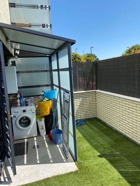 Laundry Room Outdoor Ideas, Rooftop Laundry Area, Outside Laundry Area, Washing Area Ideas Outdoor, Laundry Outdoor Ideas, Washing Machine Area Ideas Outdoor, Laundry Room Design Outdoor, Outdoor Washing Area, Lavanderia Exterior