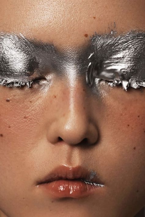 Avant Garde Photography, Pop Art Makeup, Silver Makeup, Silver Eyeshadow, Avant Garde Hair, Avant Garde Makeup, Runway Makeup, Vogue Beauty, Makeup Artistry