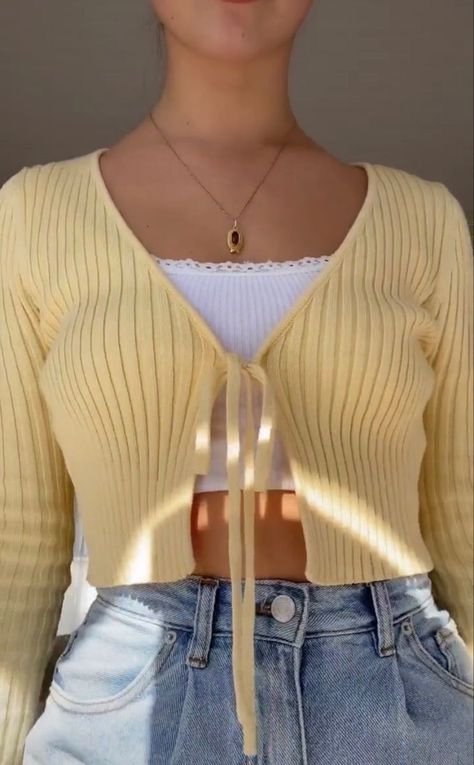 ✰P I N T E R E S T: @paulygcueva✰ Moda Grunge, دورة شهرية, Soft Girl Outfits, Yellow Cardigan, Indie Outfits, Winter Trends, Mode Inspo, Outfits Casual, Mode Vintage