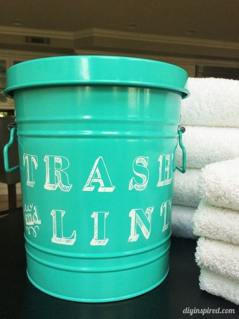 DIY Stenciled Metal Laundry Trash Can Trash Can Diy, Metal Trash Cans, Diy Bowl, Kitchen Things, Organizing Tips, Craft Lovers, Stencil Diy, Organization Tips, Diy Arts And Crafts