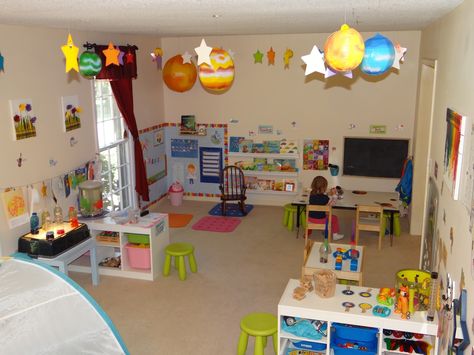 Home Daycare Rooms, Daycare Room Ideas, Daycare Schedule, Daycare Setup, Home Daycare Ideas, Daycare Spaces, Childcare Rooms, Daycare Rooms, Daycare Organization