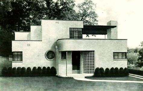 Streamline Moderne Architecture, Art Deco Homes, Bauhaus Architecture, Streamline Moderne, Vintage Architecture, Modern Deco, Art Deco Buildings, Bauhaus Design, Brutalist Architecture