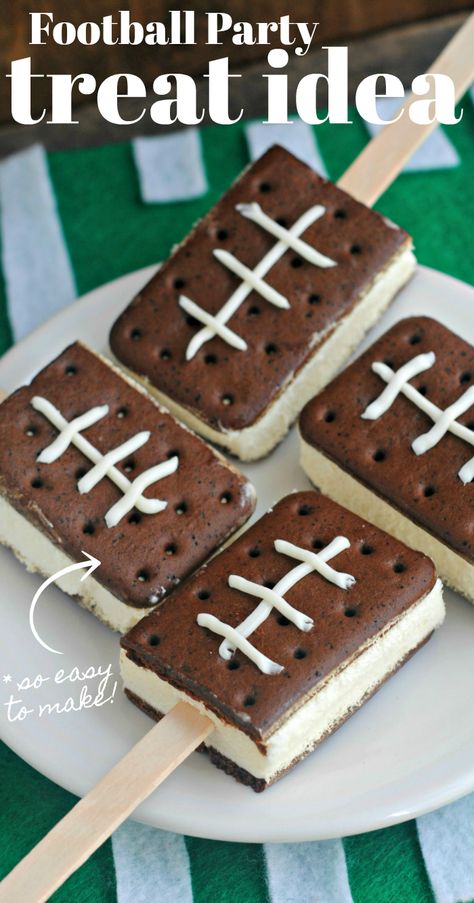 Football Ice Cream Sandwiches, Football Party Treats, Football Party Appetizers, Bar Treats, Football Party Foods, Tailgate Parties, Ice Cream Bar, Ice Cream Sandwiches, Tailgate Food