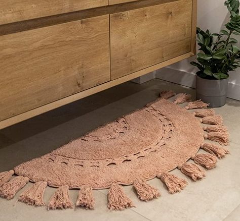 Tassels Crochet, Boho Bathroom Rugs, Pink Bathroom Rugs, Boho Bathroom Rug, Rug With Tassels, Yoga Sanctuary, Boho Bath Mat, Bohemian Bathroom, Boho Bathroom Decor