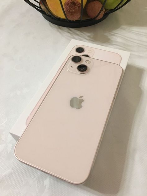 Iphone 13 Pink Aesthetic, Iphone 13 Rose, Pink Iphone 13, Chanel Wallpaper, Broken Screen Wallpaper, Girly Phone Cases, Iphone Obsession, Pretty Iphone Cases, All Iphones