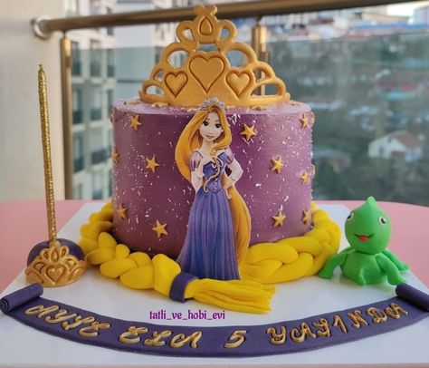 Rapunzel Pasta, Pastel Rapunzel, Rapunzel Birthday Cake, Queens Birthday Cake, Bolo Hot Wheels, Moana Birthday Cake, Bolo Rapunzel, Rapunzel Cake, Rapunzel Birthday Party