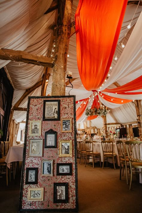 Gorgeous circus wedding in a big-top marquee, shot by Nicki Shea Photography Carnival Themed Wedding Reception, Vintage Circus Wedding Theme, Circus Themed Decor, Wedding Carnival Theme Decor, Carnival Wedding Reception, The Greatest Showman Decorations, Circus Tent Wedding, Greatest Showman Wedding, Clown Wedding