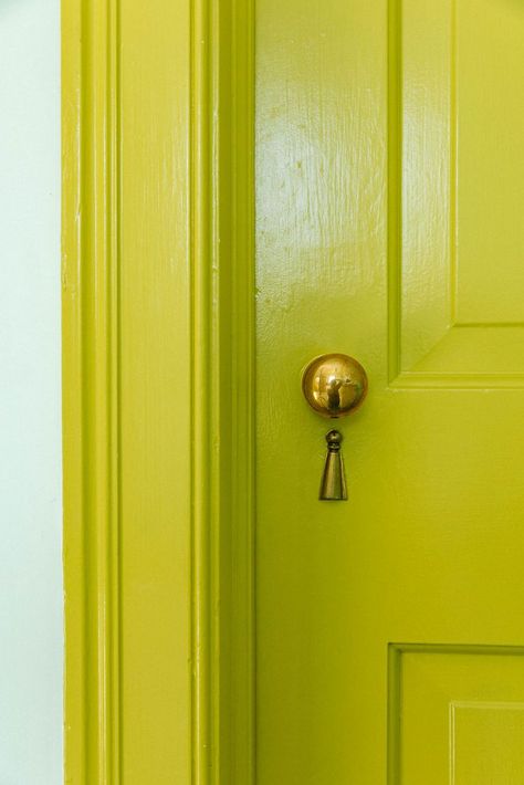 Revere Pewter Benjamin Moore, The Color Wheel, Home Design Inspiration, Yellow Interior, Interior Paint Colors, Green Interiors, Door Color, Yellow Painting, Painted Doors