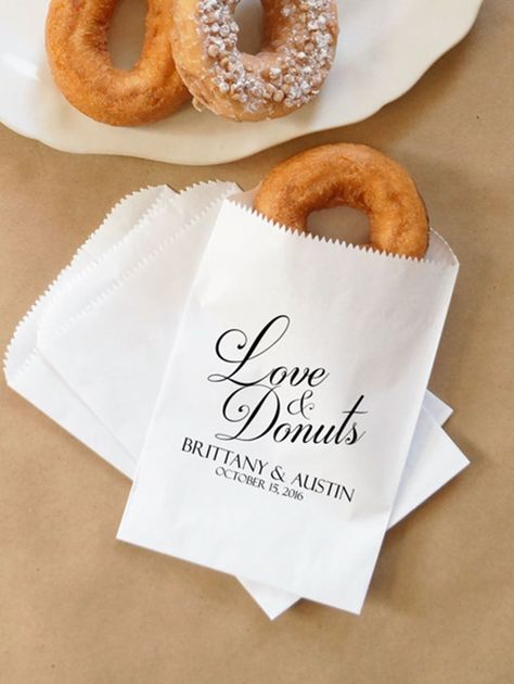 Rustic Wedding Decorations, Wedding Donuts, Wedding Favors Cheap, Wedding Dessert Table, Wedding Favor, Unique Wedding Favors, Wedding Guide, Green Wedding Shoes, Wedding Desserts