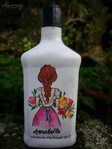 bottle art painting images simple bottle painting designs images simple bottle art images bottle art designs images #art_with_rice #bottle_decor_with_rice,#diy_activities, #crafts,#winE_bottle_craft_ideas, Small Bottle Painting Ideas, Small Bottle Art, Bottle Painting Designs, Bottle Art Painting, Diy Bottle Art, Simple Bottle Art, Paint A Mural, Beer Bottle Art, Bottle Art Projects