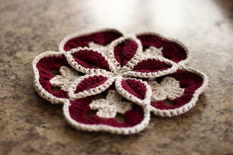 Poinsettia Hotpad #crochet Flower Granny Square, Crocheted Flower, Crochet Flowers Free Pattern, Hot Pad, Crochet Motifs, Crochet Flower Patterns, Crochet Squares, Irish Crochet, Love Crochet