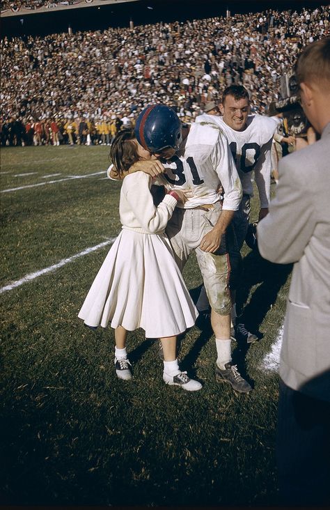 A victorious Mississippi player kissing a cheerleader after the Cotton Bowl, 1956. Prep School Style, 1950s Aesthetic, 50s Aesthetic, Old Fashioned Love, Pom Pom Girl, Cotton Bowl, Teddy Boys, Vintage Couples, University Of Mississippi