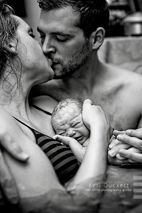 Home birth... so beautiful!!! Water Birth Photography, Home Birth Photography, Face Pores, Birth Photos, Water Birth, Birth Center, Birth Labor, Birth Photography, Home Birth