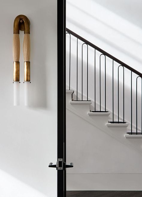 Art Deco Staircase, درابزين السلم, Hecker Guthrie, درج السلم, Stair Railing Design, Metal Railings, Stair Case, Lan Can, Staircase Railings