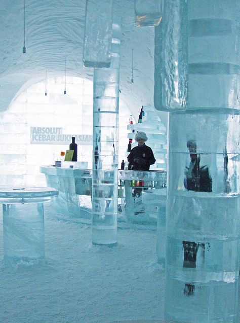 Ice Bar! Even the glasses are made of ice Ice Architecture, Ice Restaurant, Ice Hotel Sweden, Atl Georgia, Ice Bar, Ice Palace, Ice Hotel, Snow Sculptures, Ice Bars