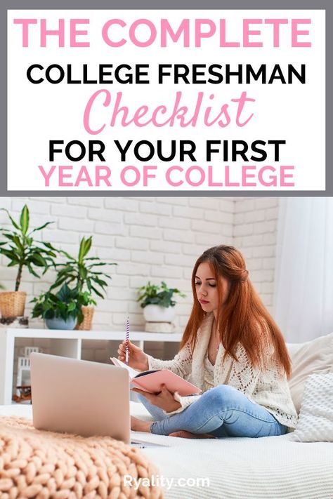 As a college sophomore, these are all things you need to know for freshman year!! #collegefreshmandormchecklist Things To Do Before College, What To Bring To College, College Freshman Survival Kit, College Freshman Dorm, College Life Quotes, College Freshman Advice, Time Management College, Before College, Freshman Advice