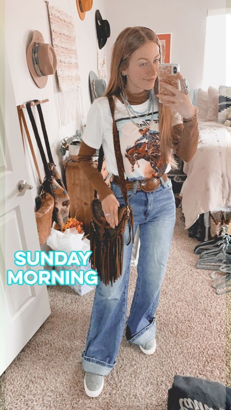 Long Turquoise Necklace Outfit, Western Fits For School, Midsize Western Outfits, Western Wear Outfits Casual, Western Punchy Outfits, Trendy Western Outfits, Casual Western Outfits For Women, Outfit Ideas Western, Cowgirl Fits