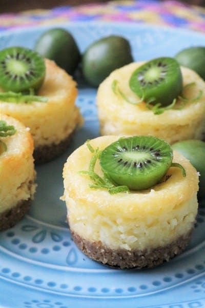 Kiwi Coconut Key Lime Mini Cheesecakes Key Lime Fudge, Key Lime Desserts, Kiwi Berries, Spring Recipes Dessert, Strawberry Oatmeal, Coconut Cheesecake, Lime Cheesecake, Vegetarian Cake, Best Gluten Free Recipes