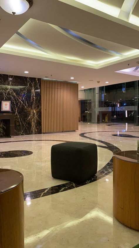 Hotel Reception Desk, Fancy Hotel, Vienna Hotel, Best Country Singers, Hotel Entrance, Luxury Office, Luxury Lifestyle Dreams, Luxury Homes Interior, Hotel Rooms