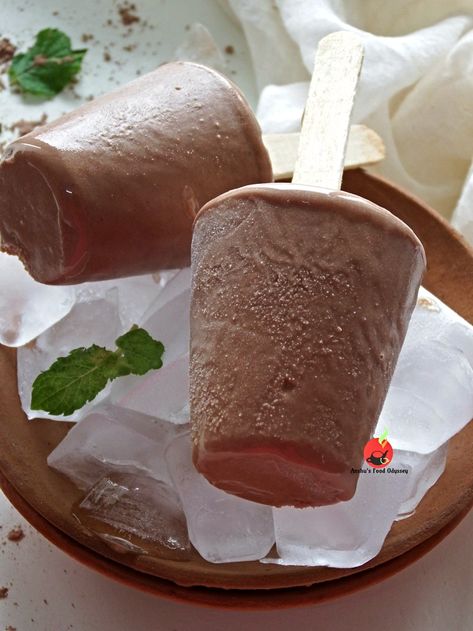 Best Creamiest Chocolate Kulfi | Indian Style Chocolate Ice Cream Sugar Free Fudge Pops, Fudgsicle Recipe, Chocolate Mint Fudge, Desserts Cinnamon, Chocolate Peppermint Fudge, Mint Fudge, Sugar Free Fudge, Fudge Pops, Chocolate Popsicles