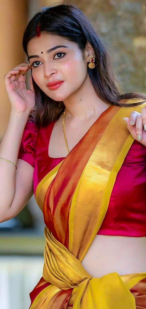 Darsha Gupta, Dharsha Gupta, Indian Woman, Beautiful Smile Women, Indian Beauty Saree, Desi Beauty, Beauty Women, Thing 1, Queen