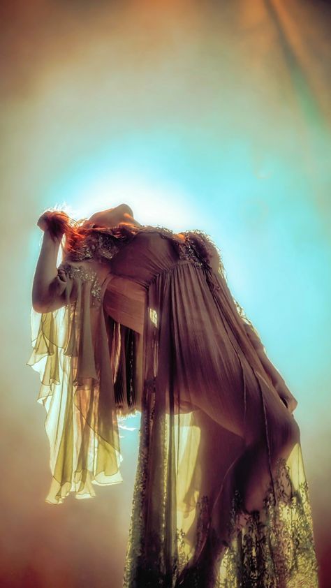 Florence Welch Aesthetic Wallpaper, Florence King, Florence Welsh, Florence Welch Style, Jordin Sparks, Oil Painting Inspiration, Fairycore Aesthetic, Rosé Aesthetic, Florence Welch