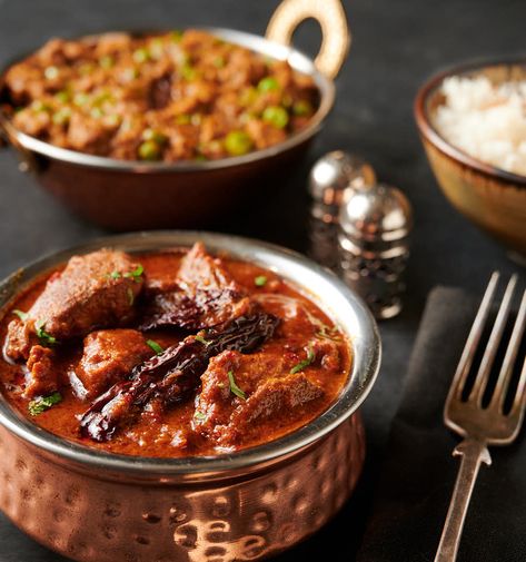 lamb vindaloo - restaurant style Beef Vindaloo, Lamb Vindaloo, Vindaloo Curry, Vindaloo Recipe, Curry In A Hurry, Spiced Cauliflower, Spinach Curry, Mutton Recipes, Lamb Curry