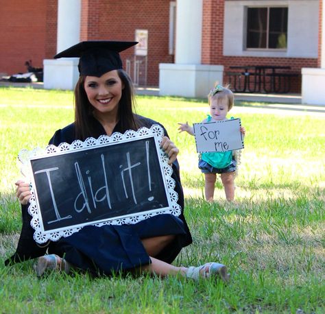 #graduation #graduationpicture #college #mom #graduationpic #gradpic Senior Bored, Parent Goals, Nursing School Graduation Pictures, College Mom, Nursing Graduation Pictures, Masters Graduation, Grad Pictures, College Graduation Photos, Grad Pic