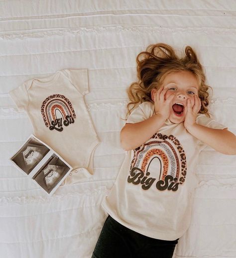 Big Sis Valentines Announcement, Easter Pregnancy Announcement Baby 2, Pregnancy Announcement With Big Sister, Rainbow Baby Announcement With Sibling, Baby Announcement Ideas With Siblings, Big Sister Announcement Photoshoot, Promoted To Big Sister Announcement, Little Sister Announcement, Big Sis Announcement