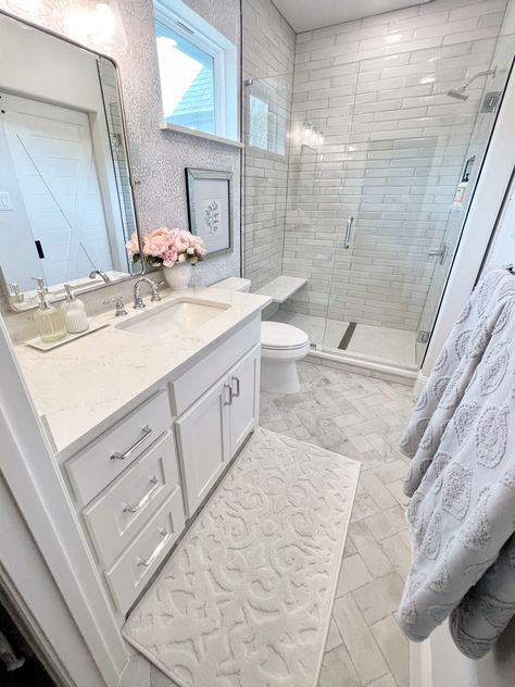 Big Bathroom Remodel Ideas, My Texas House Bathroom, Light Grey Bathroom Decor, Whole Bathroom Ideas, White Tile Restroom, White Bathroom Ideas Tile, Bathroom Remodel White Cabinets, White Bathroom Ideas Marble, Suburban House Bathroom