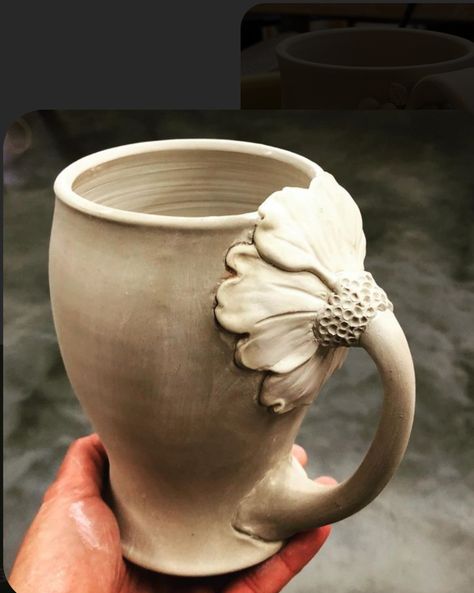 Coil Mug Ceramics, Coil Cup Pottery, Coil Mug, Nature Ceramics, Coil Pottery Ideas, Slab Mug Ideas, Potery Clay Flowers On A Mug, Flower Mug Handles, Slab Built Mug