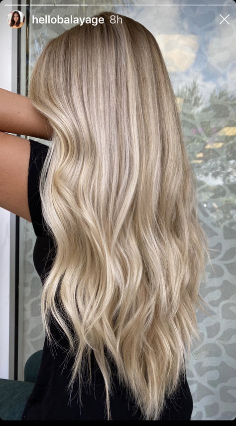 Layer Blonde Hair Medium, Blond Hair With Bleach Highlights, New Hair For Blondes, Rooty Blonde Highlights, Blond Hair Color Ideas 2023, Blonde Highlights And Babylights, Blonde Balayage Highlights On Blonde, Naturally Blonde Hair With Highlights, Balyage Blonde Hair Color Ideas