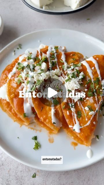 Fresh Tomato Enchilada Sauce, Mexican Enchiladas Authentic, Jaiva Recipe Mexican, Enchiladas Entomatadas, Enchilada Sauce From Tomato Sauce, Tomatillo Sauce Enchiladas, Authentic Enchilada Recipe, Mexican Antojitos, Enchiladas With Tomatillo Sauce