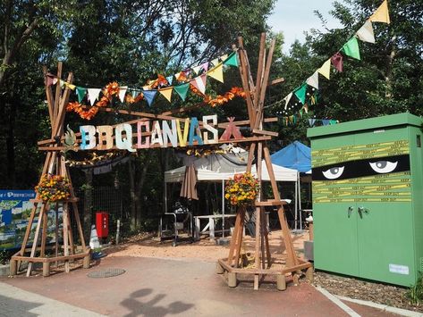 Music Festival Decorations Ideas, Street Festival Aesthetic, Festival Entrance Design, Music Festival Decorations, Festival Entrance, Music Festival Decor, Event Entrance, Outdoor Stage, Festival Theme