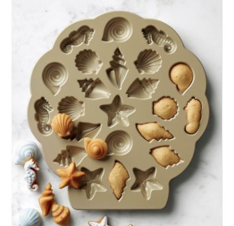 Beach Party Foods, Beach Theme Food, Beach Party Food, Shaped Cake Pans, Beach Cookies, Desain Pantry, Formy Silikonowe, Cookie Tray, Nordic Ware