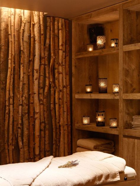 Fallen-wood feature wall Sala Zen, Spa Room Ideas, Deco Spa, Spa Massage Room, Massage Room Decor, Massage Therapy Rooms, Reiki Room, Spa Room Decor, Healing Room