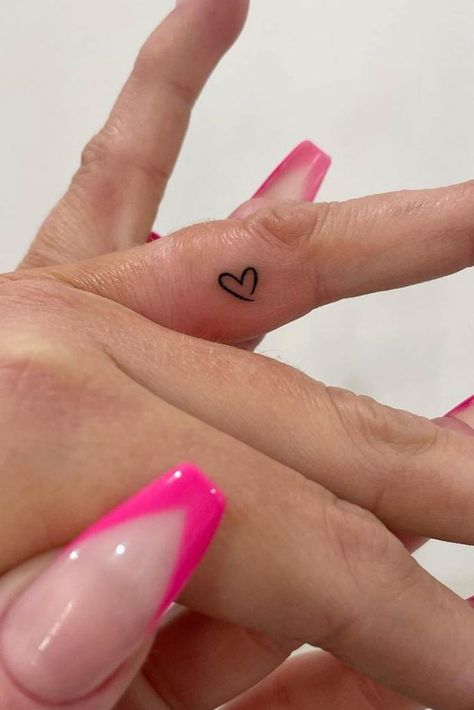 Mesmerizing And Unique Heart Tattoos To Express Yourself ★ Finger Heart Tattoo, Unique Heart Tattoos, Heart Tattoo Ideas, Little Heart Tattoos, Cute Tattoos With Meaning, Heart Tattoo On Finger, Simple Heart Tattoos, Cute Finger Tattoos, Cute Simple Tattoos