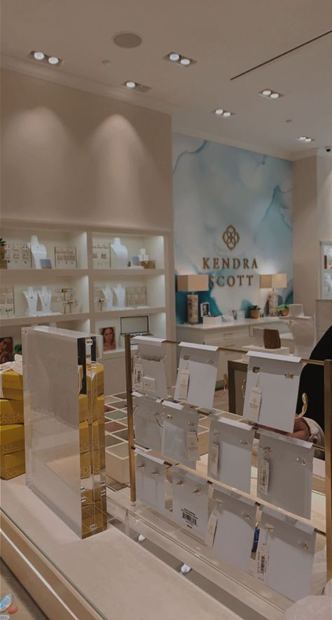 #kendrascott #kendrascottstore Kendra Scott Aesthetic, Kendra Scott Store, Preppy Jewelry, Store Interior, Kendra Scott, Christmas List, Beautiful Places, Collage, Christmas