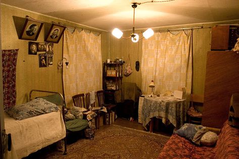 Traditional Russian village house. Living room Interior by hegtor, via Flickr Russian Homes Interior, Russian Bedroom Aesthetic, Russian House Aesthetic, Russian House Interior, Russian Bedroom, 1940s House Interior, Russian Home, Russian House, Russian Village