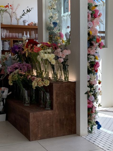 #flowers #aesthetic #korean #cafe #koreanstyle #cute #koreanfood Korean Flower Shop Aesthetic, Korean Flower Shop, Aesthetic Korean Cafe, Cafes Aesthetic, Korean Cafes, Flower Shop Aesthetic, Korean Flower, Flower Cafe, Korean Cafe